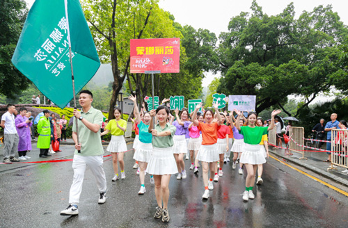 剛剛，蒙娜麗莎多巴胺方陣亮相西樵大仙誕